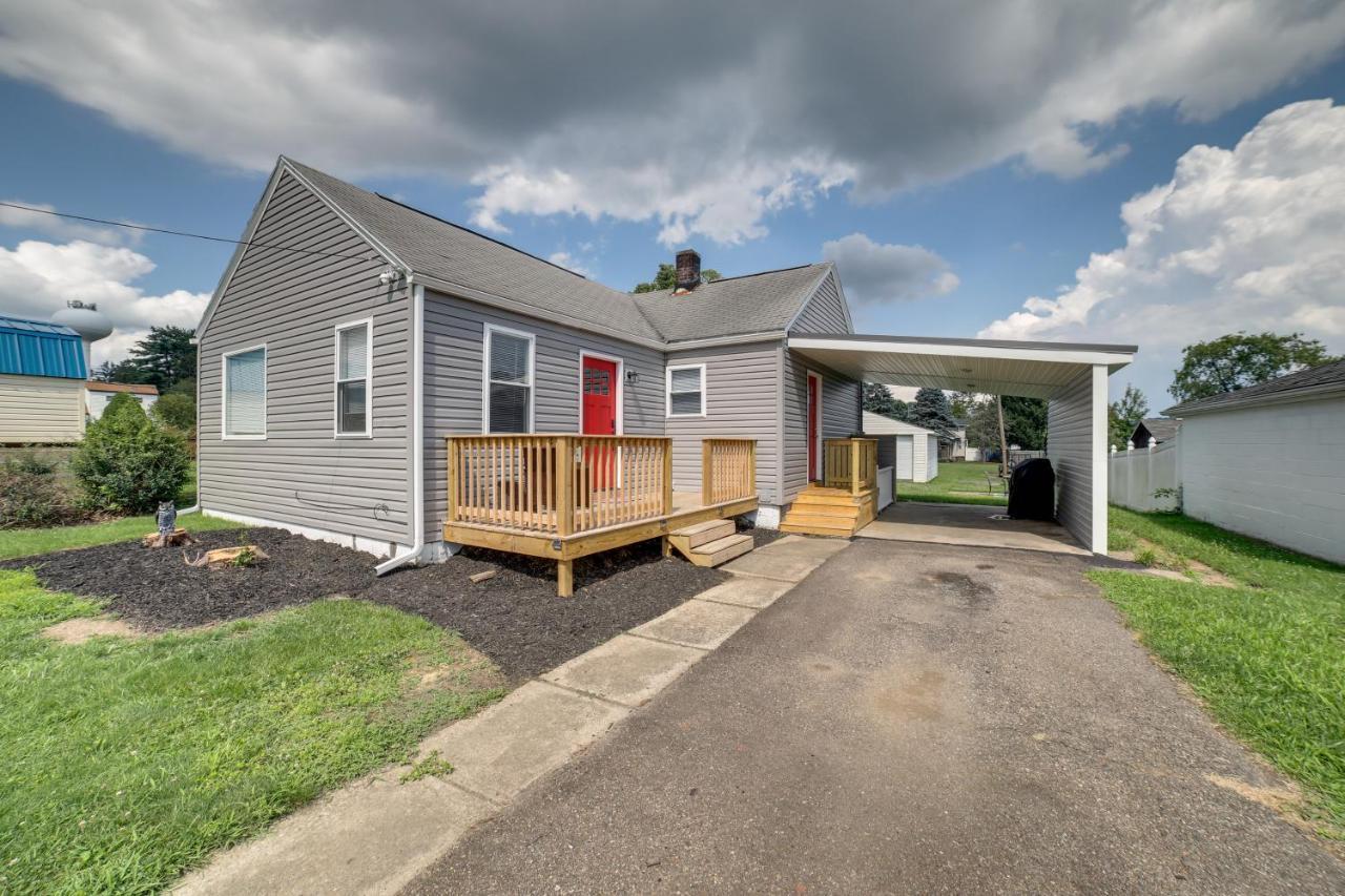Vacation With Furnished Deck! Holiday home