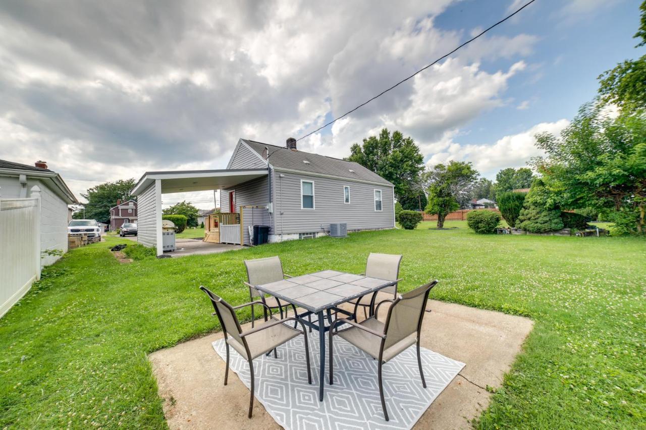 Vacation With Furnished Deck! Holiday home